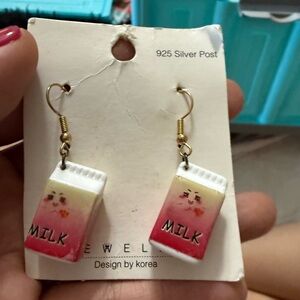 Cute milk carton earrings‎